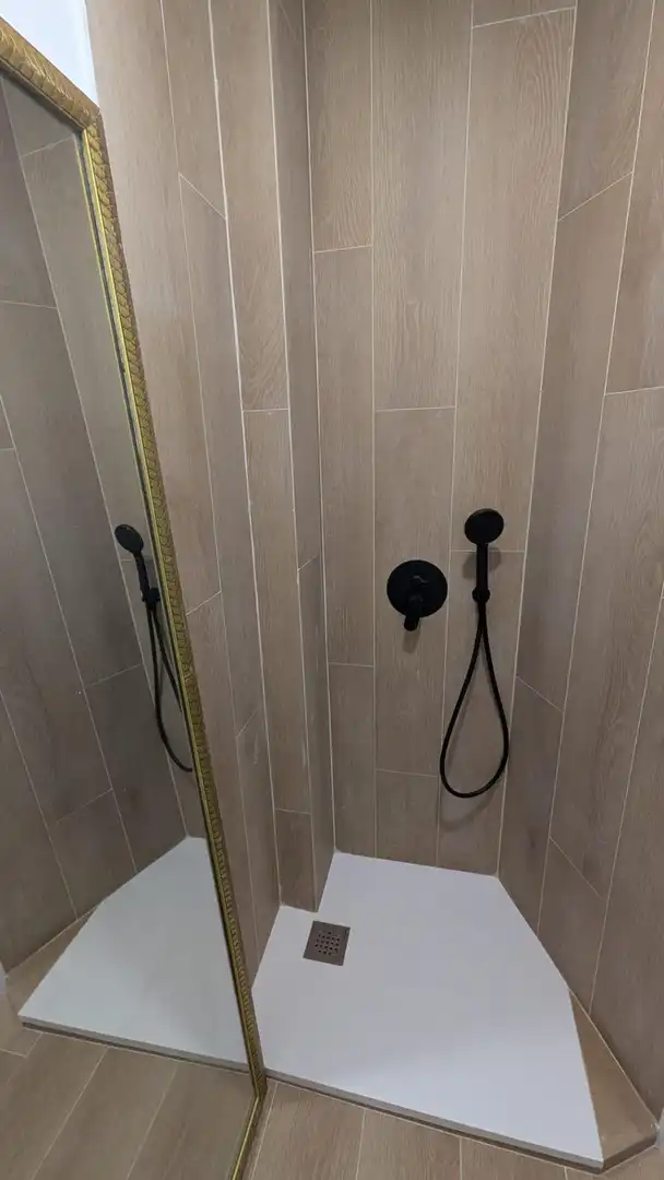 Badezimmer von Wohnungen zur Miete in Madrid mit Klimaanlage und Heizung
