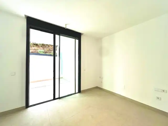 Dormitori de Planta baixa en venda en Marbella amb Aire condicionat, Calefacció i Jardí privat