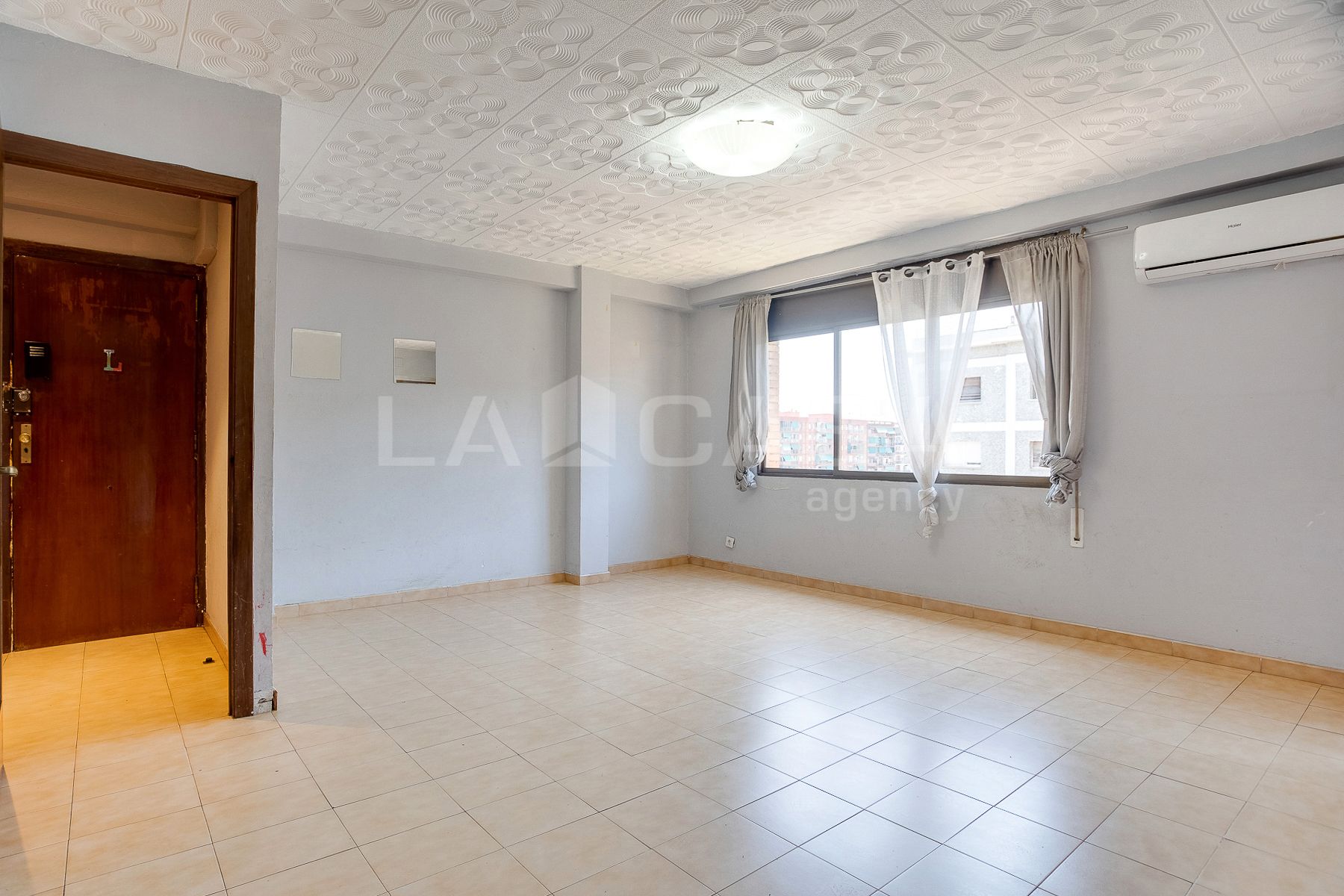 Bedroom of Flat for sale in  Barcelona Capital  with Balcony