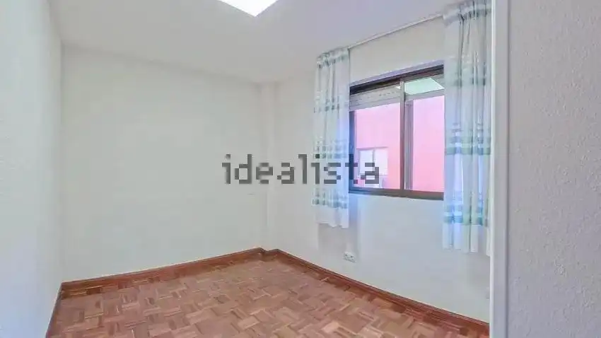 Bedroom of Flat for rent in Madrid  with Air Conditioner, Heating and Terrace