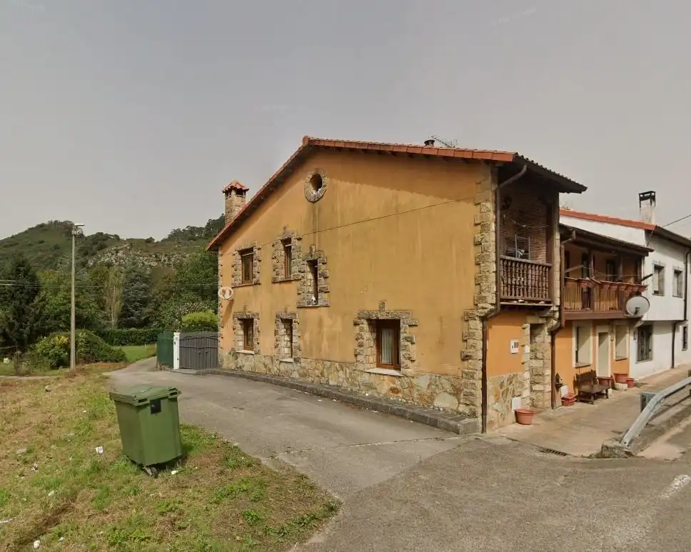 Vista exterior de Casa adosada en venta en Medio Cudeyo