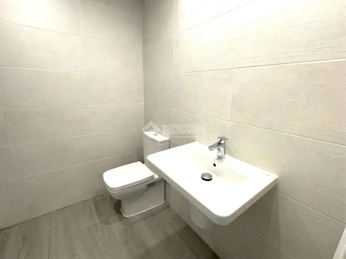 Bathroom of Flat for sale in Villalbilla  with Air Conditioner, Terrace and Balcony