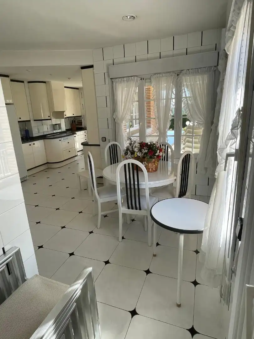 Comedor de Casa o chalet en venta en Torrelodones con Aire acondicionado, Calefacción y Jardín privado