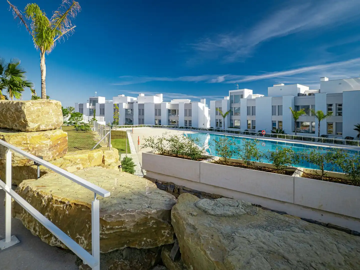 Vista exterior de Ático de alquiler en Estepona con Aire acondicionado, Terraza y Trastero