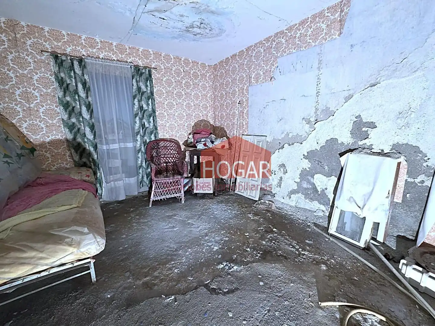Dormitori de Casa o xalet en venda en Ávila amb Jardí privat, Terrassa i Balcó