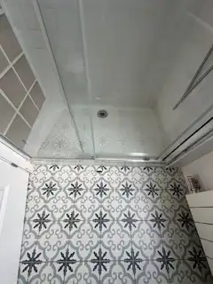 Bany de Apartament en venda en León Capital  amb Calefacció, Parquet i Terrassa