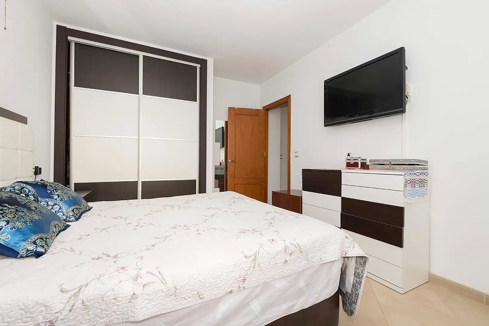Flat with terrace for sale in Calle Zahara, imagen 11