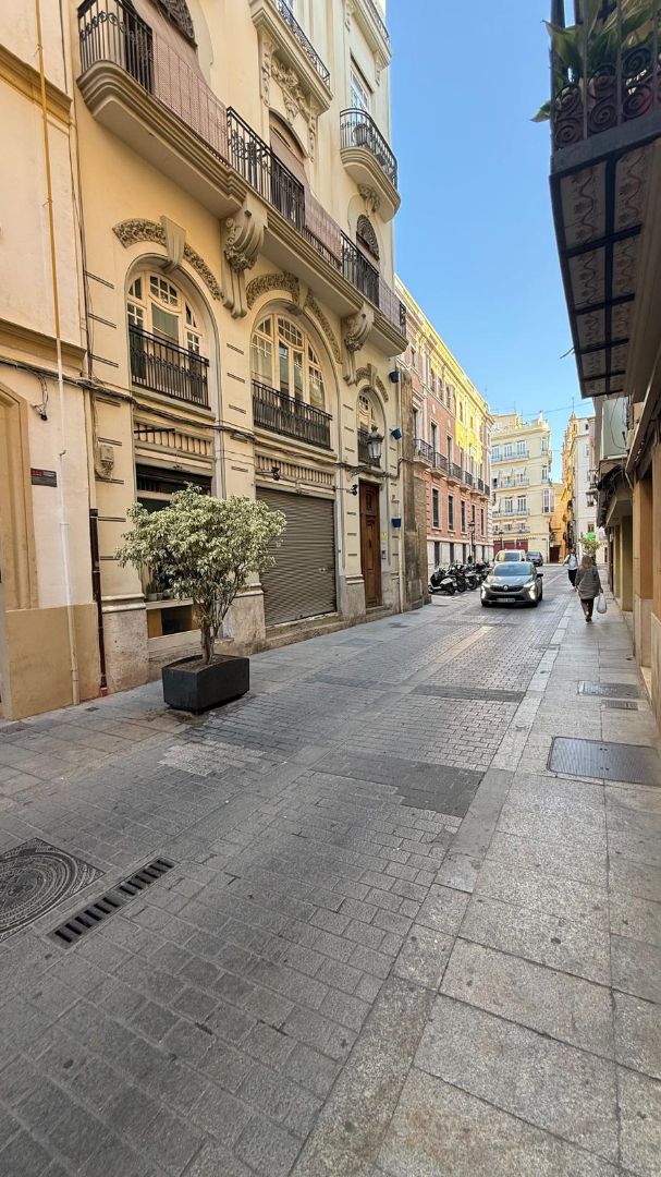 Vista exterior de Pis de lloguer en  Valencia Capital amb Balcó
