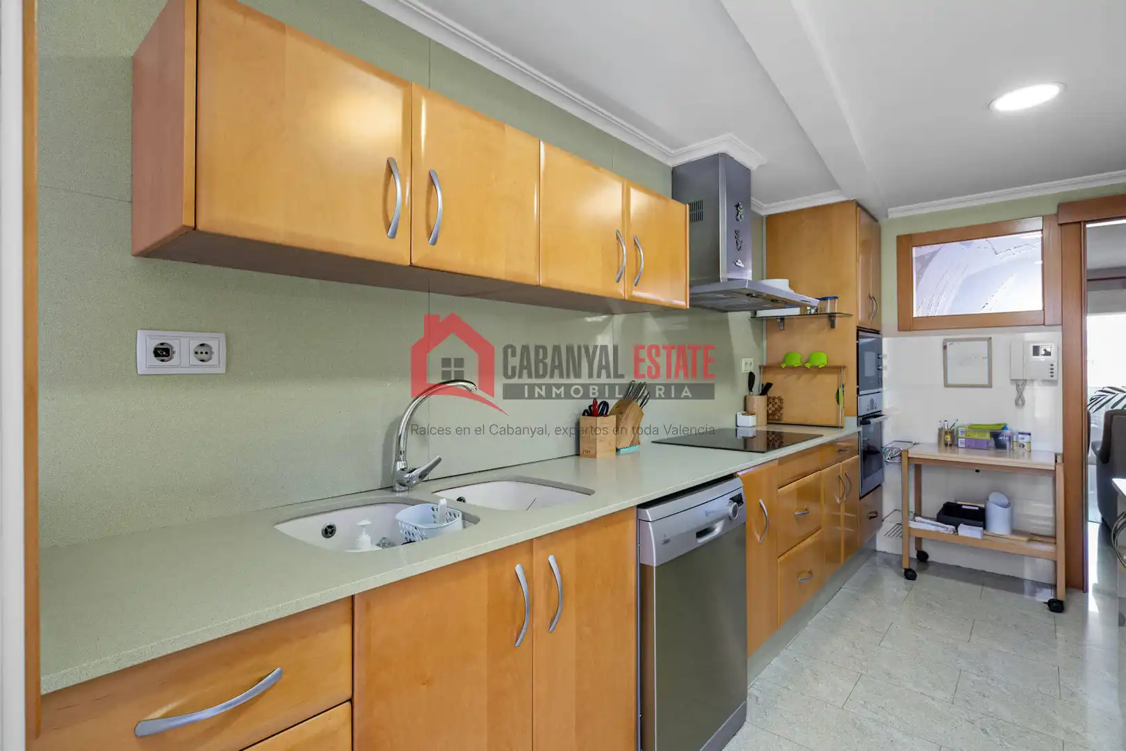 Cuina de Apartament en venda en Valencia amb Aire condicionat i Balcó