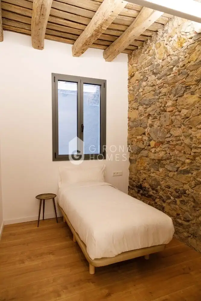Schlafzimmer von Wohnungen zum Verkauf in Girona mit Klimaanlage, Heizung und Möbliert