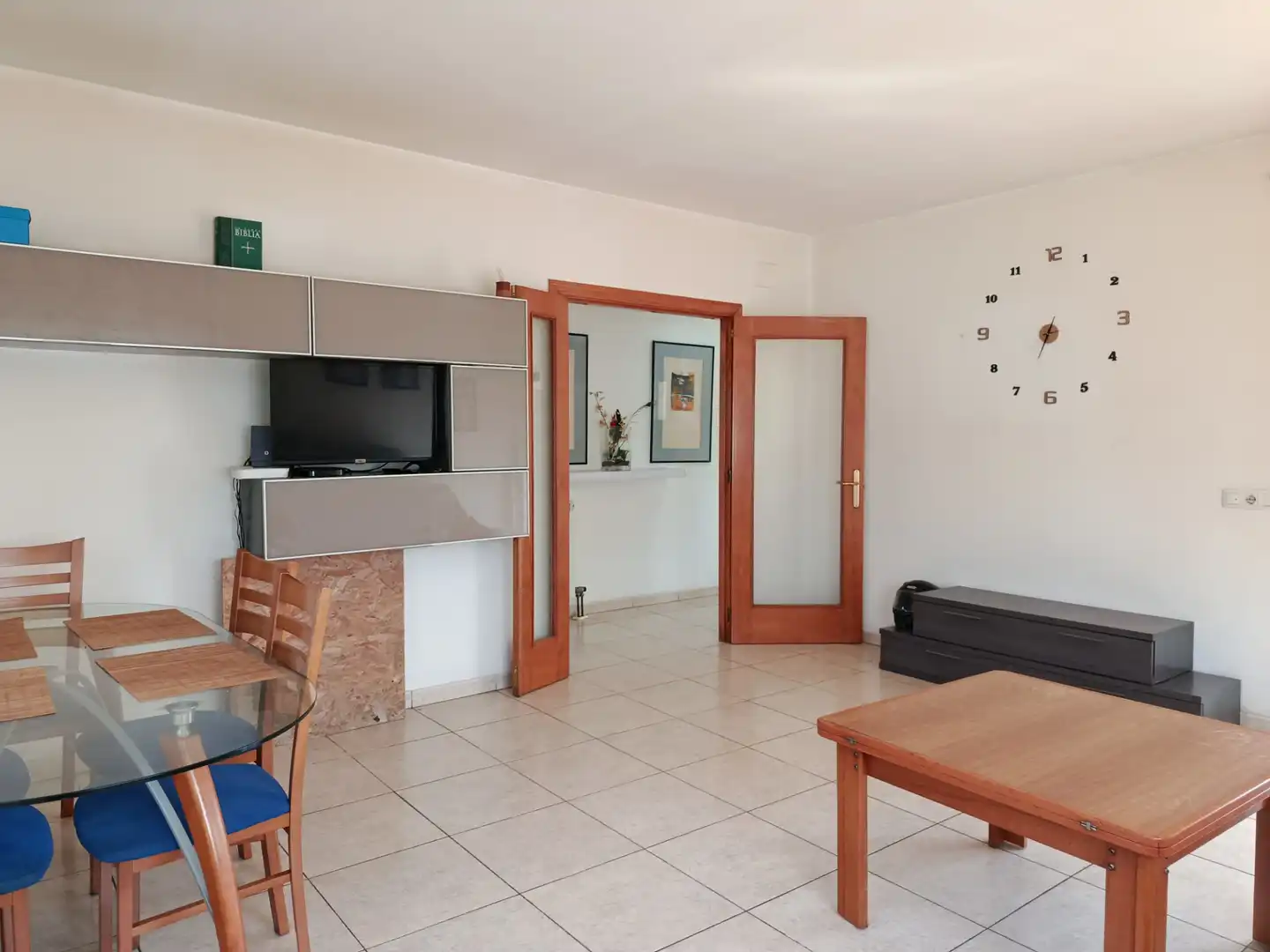 Sala de estar de Casa adosada en venta en Sant Julià de Ramis con Calefacción, Jardín privado y Terraza