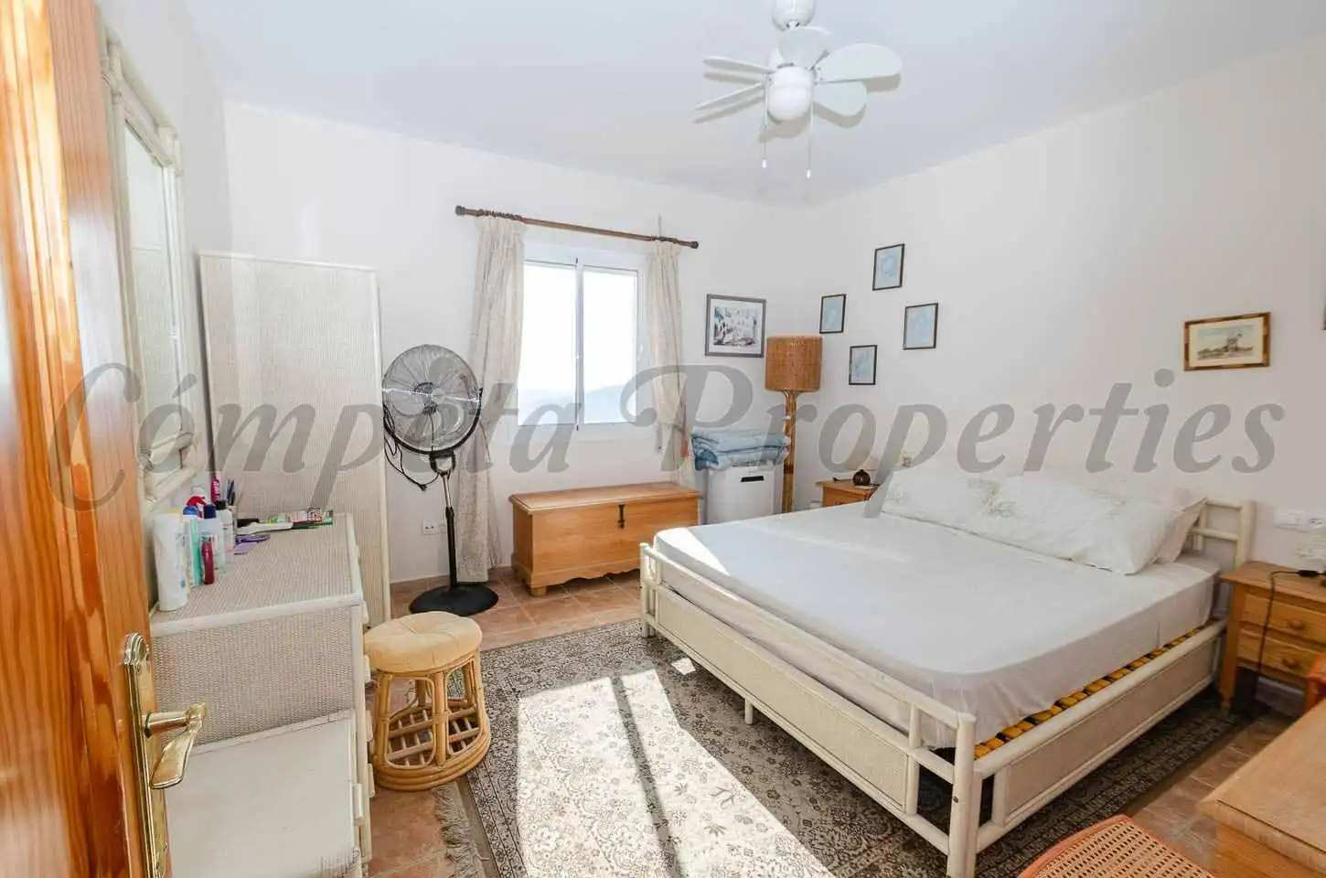 Dormitori de Casa o xalet en venda en Cómpeta, Málaga