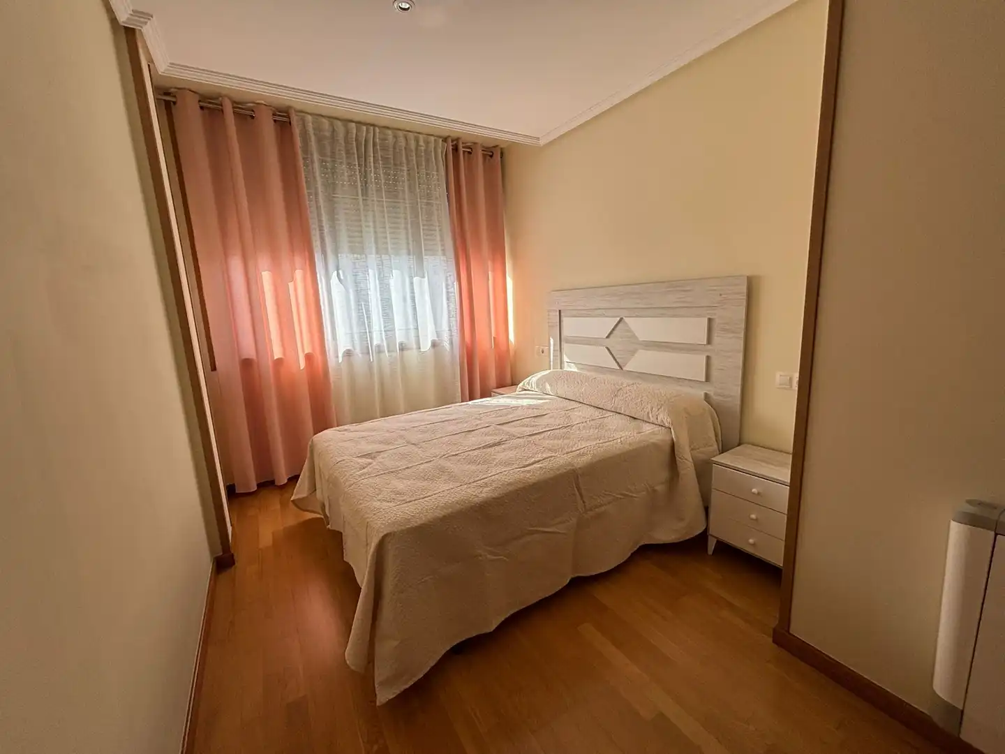 Bedroom of Flat for rent in Ferrol  with Heating, Parquet flooring and Furnished