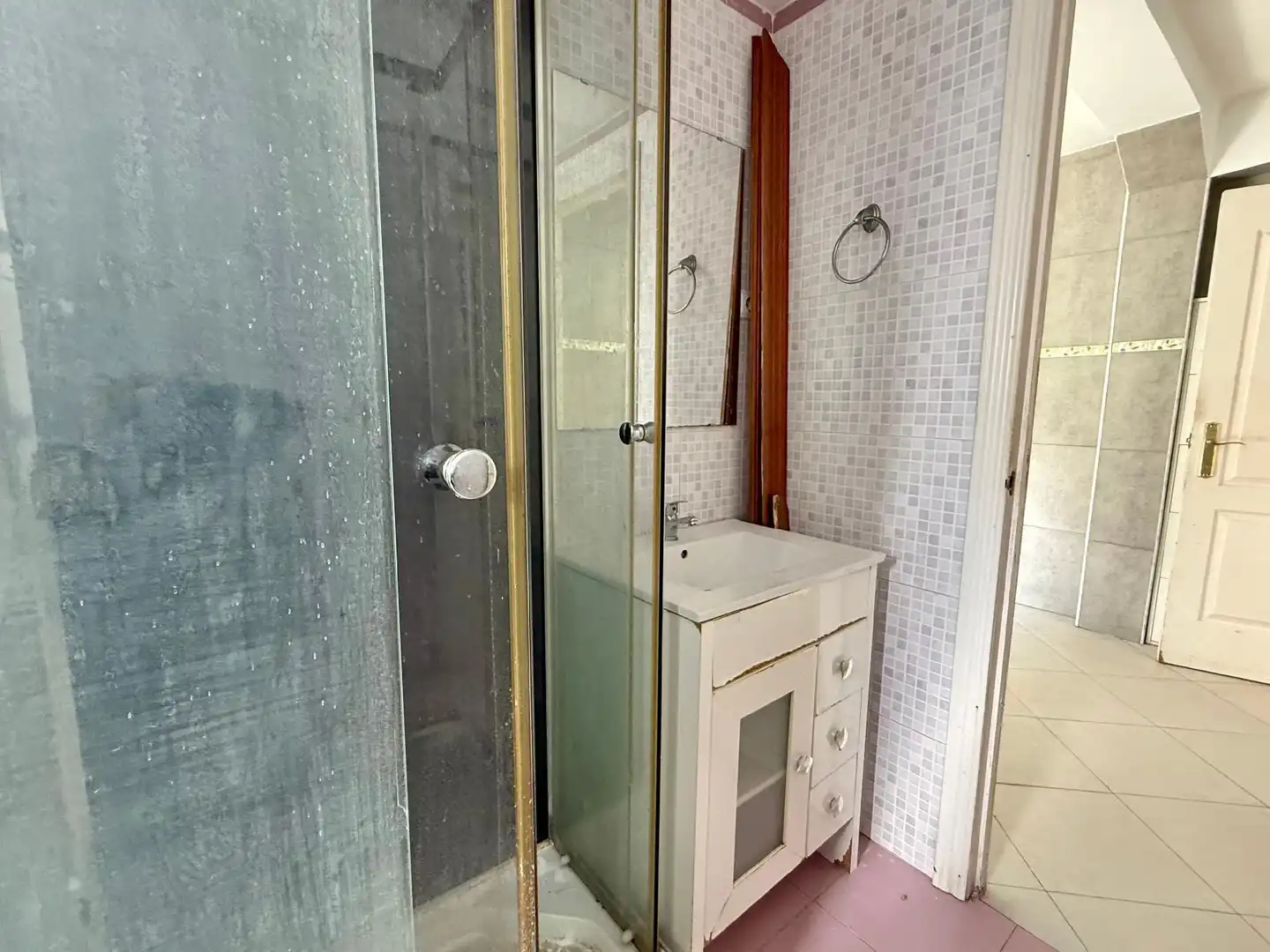 Bathroom of Flat for sale in Basauri 
