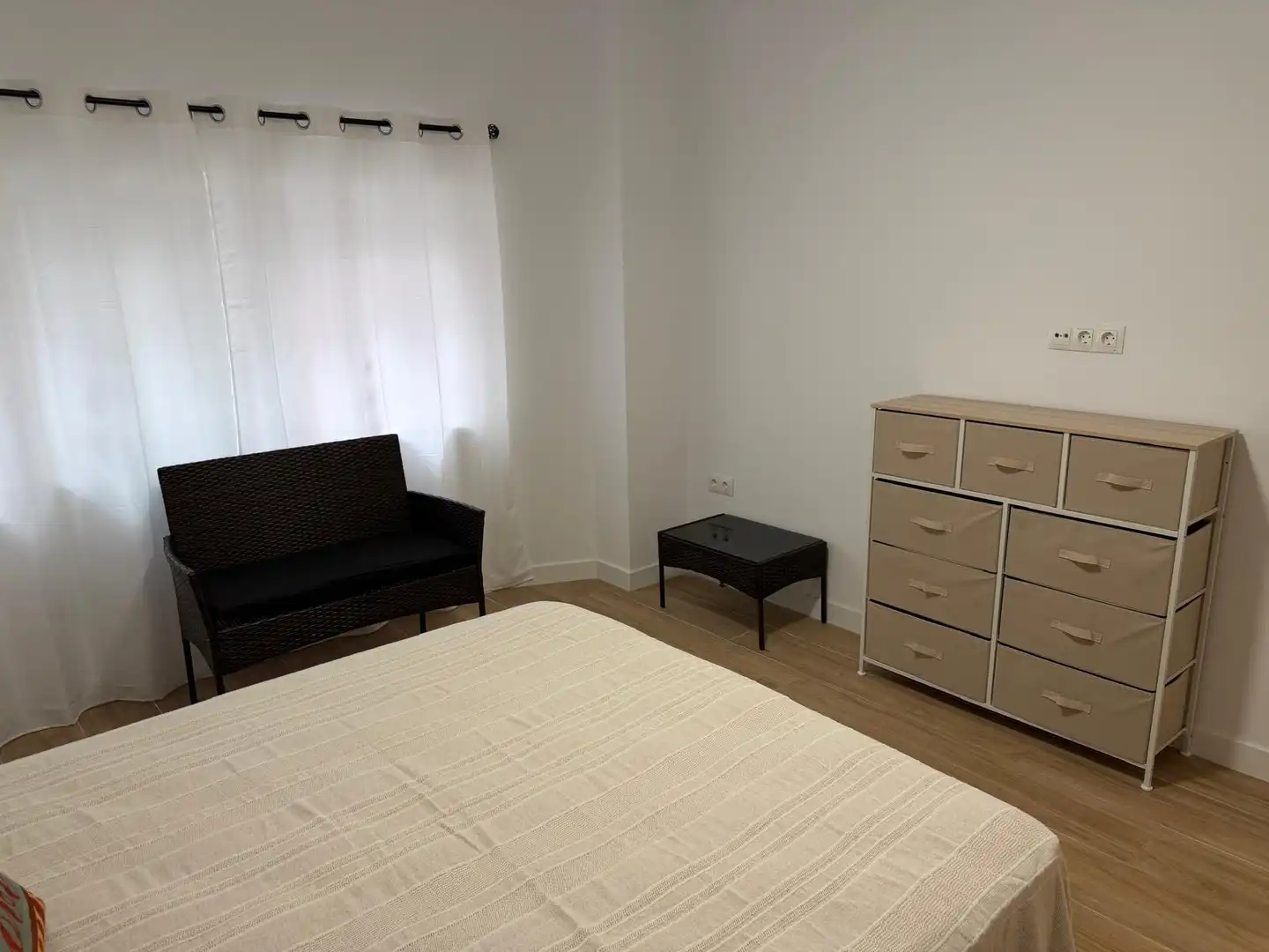 Habitación de Apartamento de alquiler en Torremolinos con Aire acondicionado, Calefacción y Amueblado