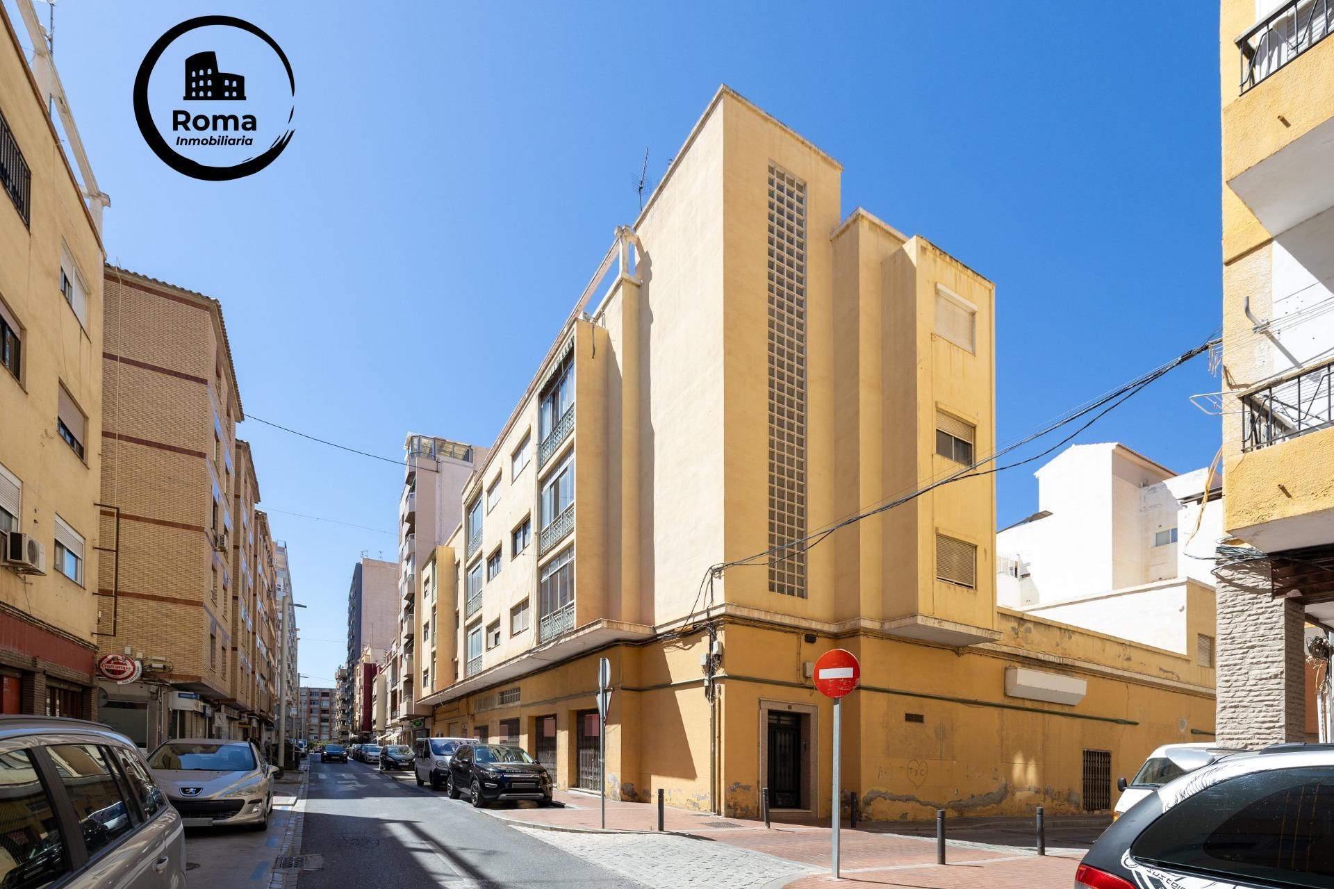 Vista exterior de Piso en venta en Motril con Balcón