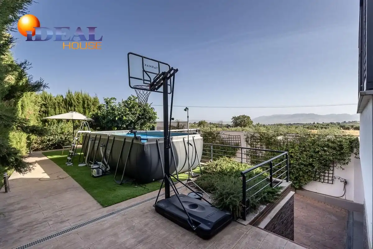 Detached house with garden for sale in Polideportivo, imagen 2