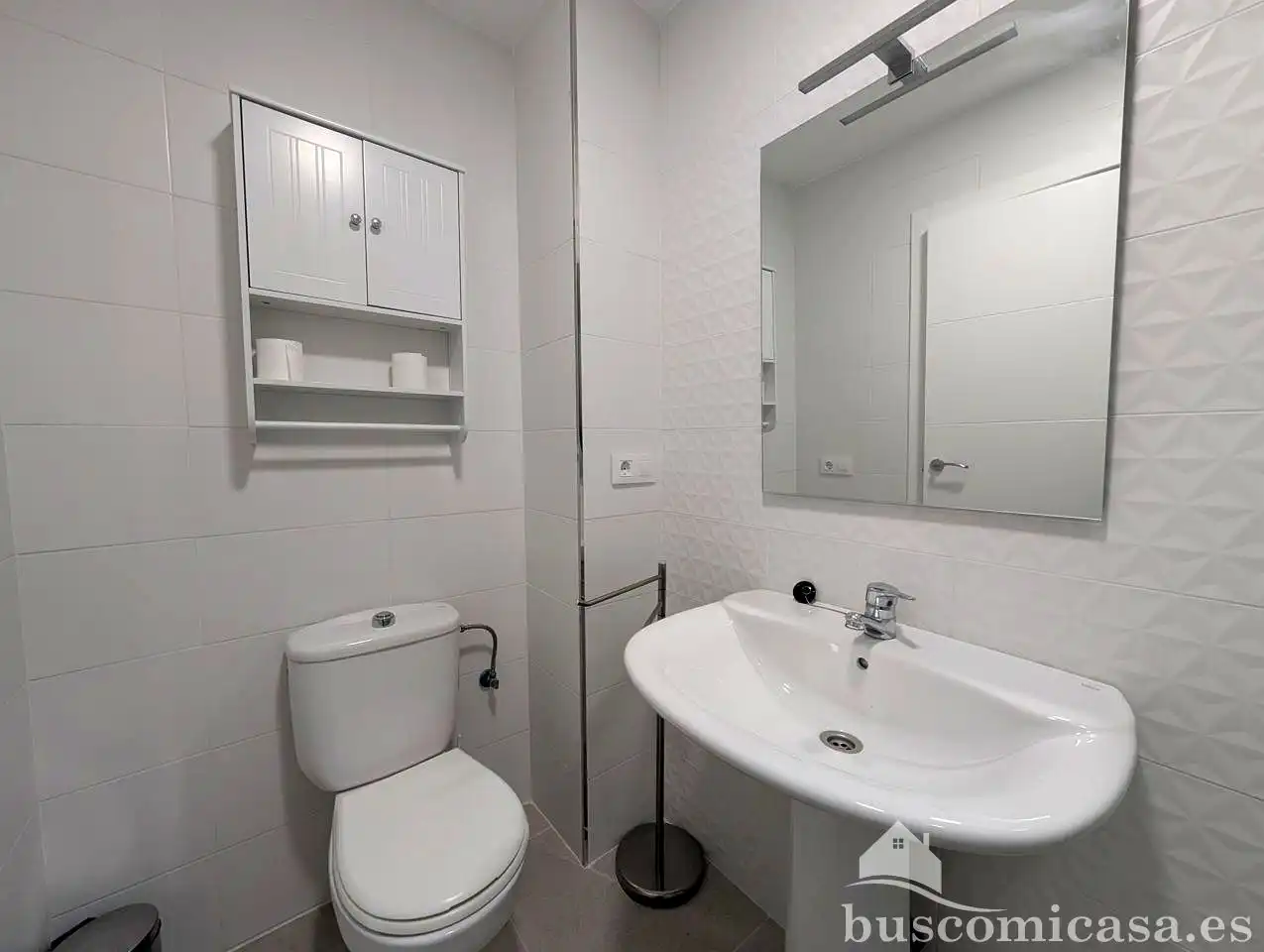Bathroom of Flat for rent in Linares  with Air Conditioner, Furnished and Balcony