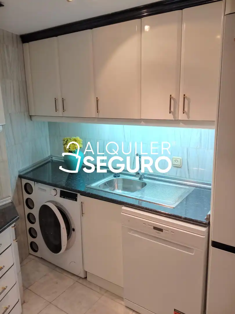 Kitchen of Flat for rent in Valladolid  with Air Conditioner and Heating