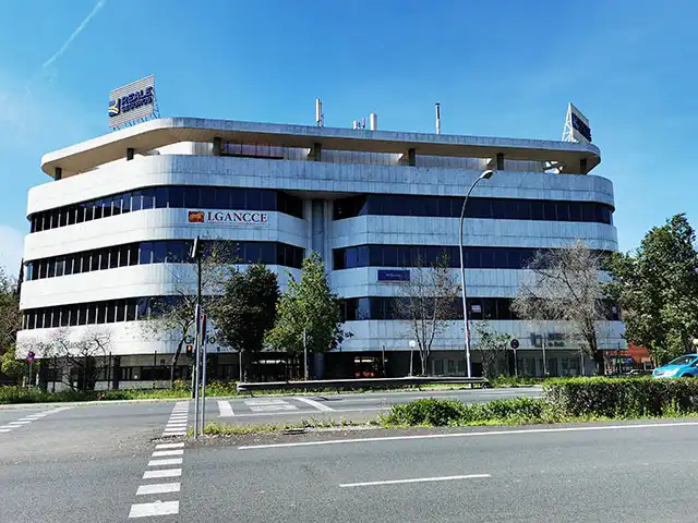 Vista exterior de Oficina de lloguer en Sevilla