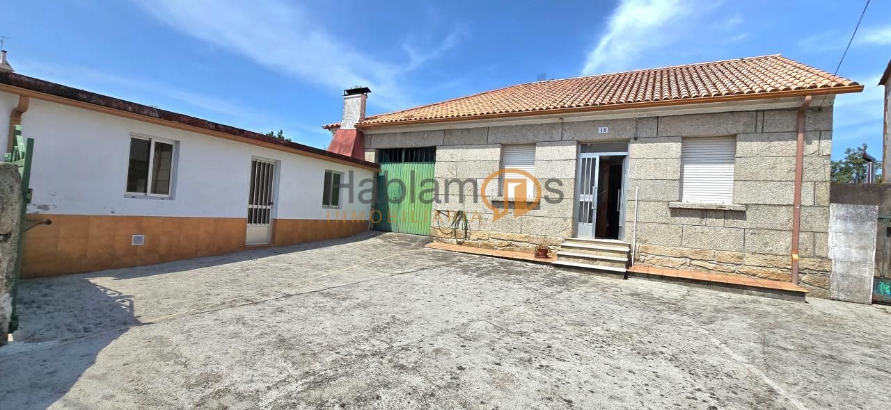 Vista exterior de Finca rústica en venda en Vilanova de Arousa amb Calefacció, Jardí privat i Terrassa