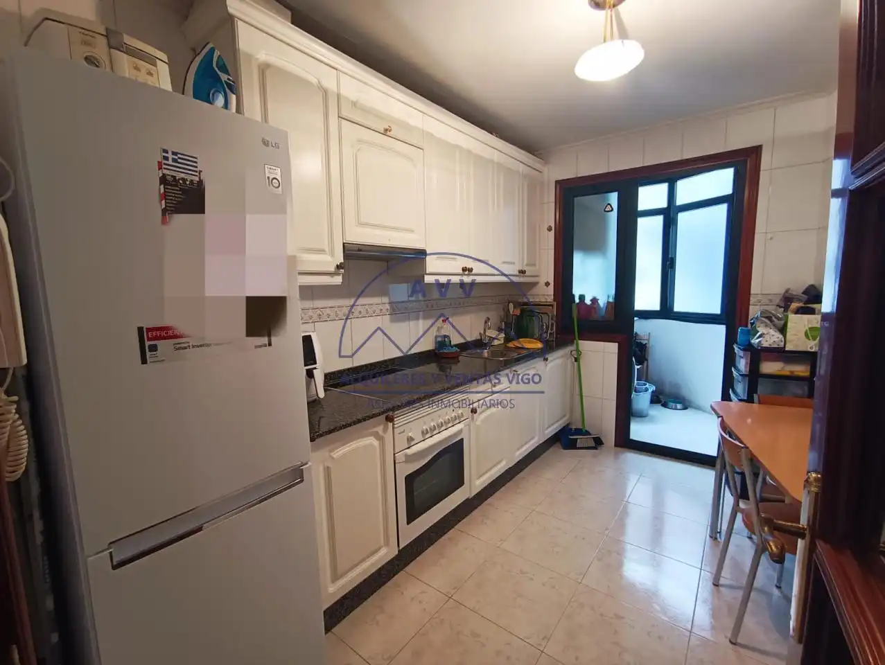 Cuina de Pis en venda en Vigo  amb Calefacció i Parquet