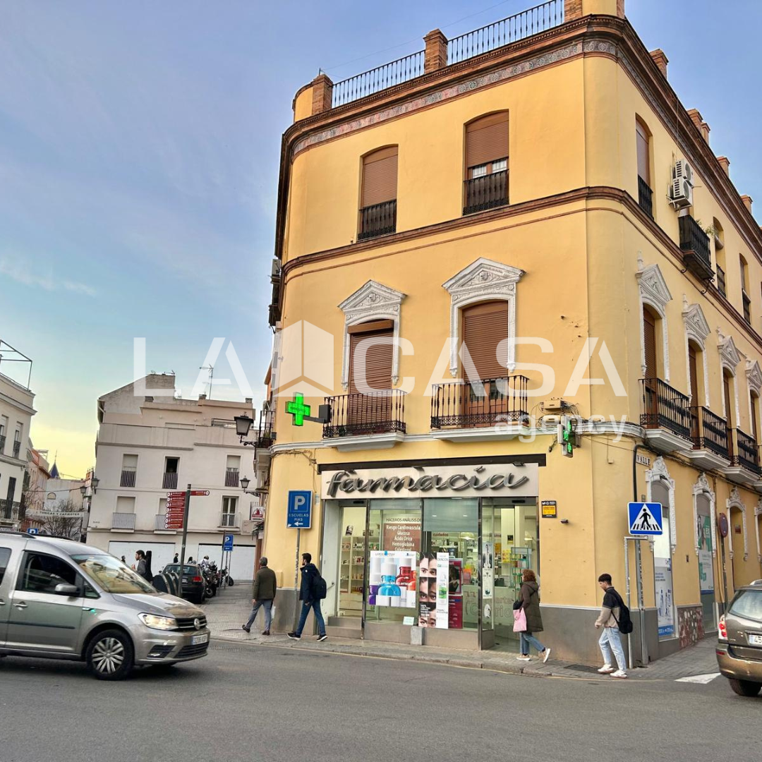 Vista exterior de Pis en venda en  Sevilla Capital amb Traster i Balcó