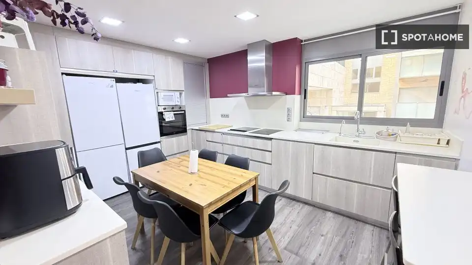 Kitchen of Flat for share in Parets del Vallès  with Air Conditioner, Heating and Furnished