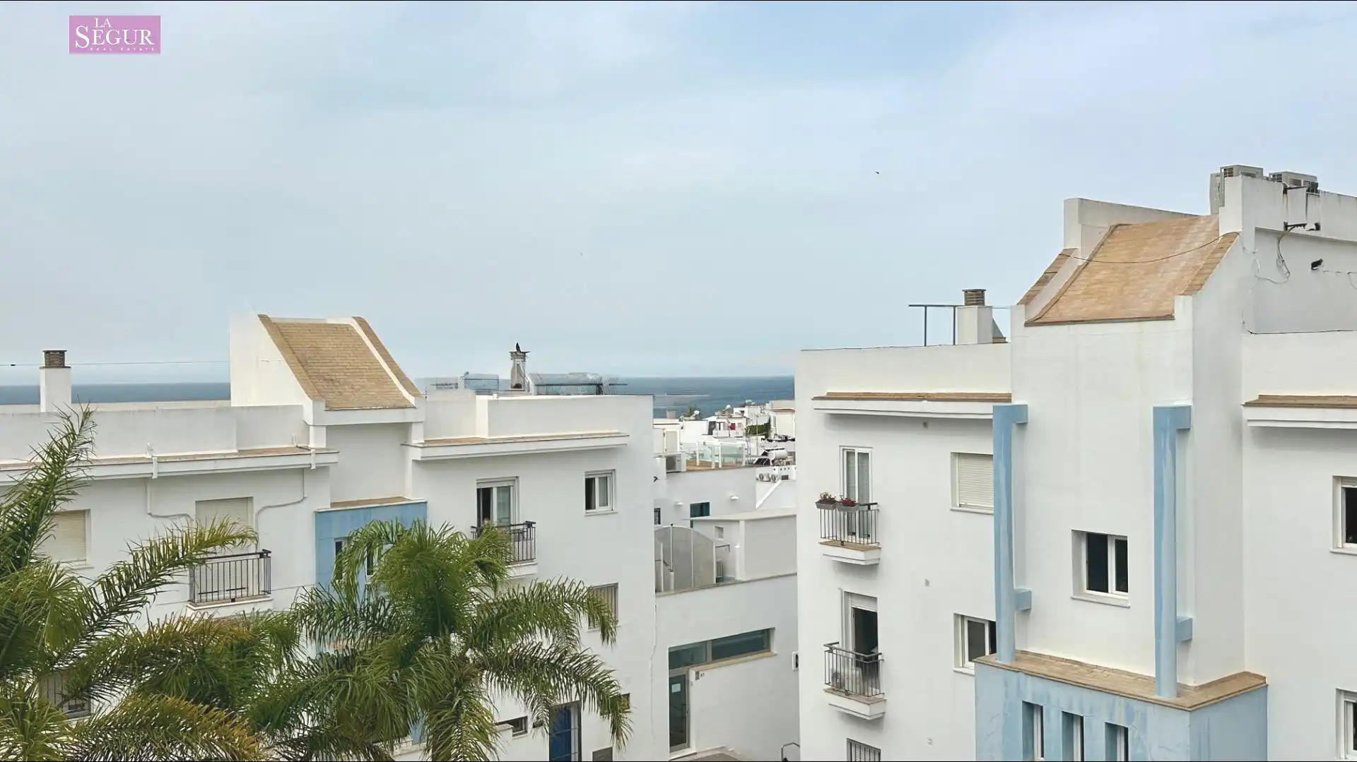 Vista exterior de Pis en venda en Conil de la Frontera amb Terrassa i Moblat