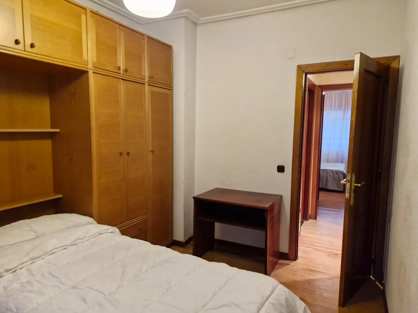 Habitación de Piso de alquiler en Vitoria - Gasteiz con Calefacción, Parquet y Amueblado