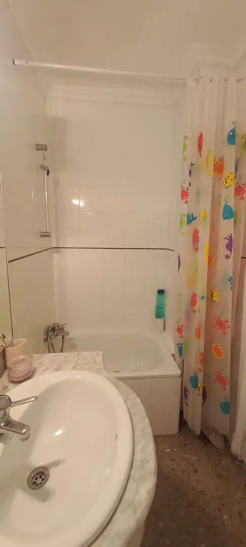 Badezimmer von Dachboden zum Verkauf in Alicante / Alacant mit Terrasse, Möbliert und Balkon