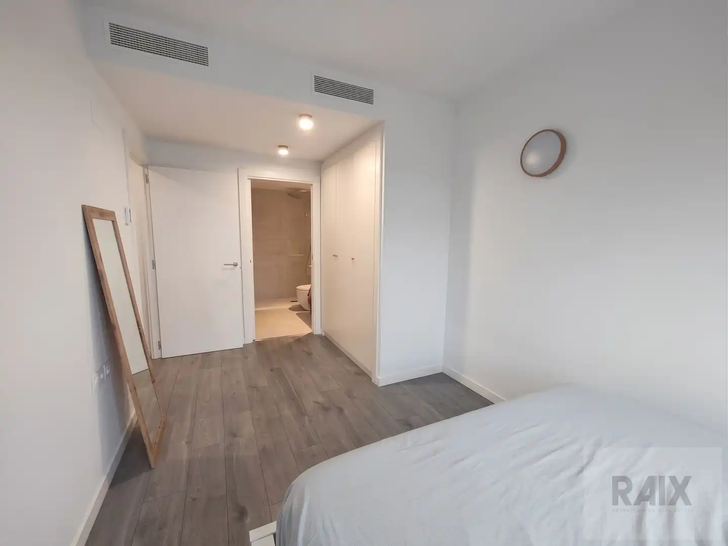 Dúplex con ascensor en venta en esq. Ctra. de Montcada ), imagen 16
