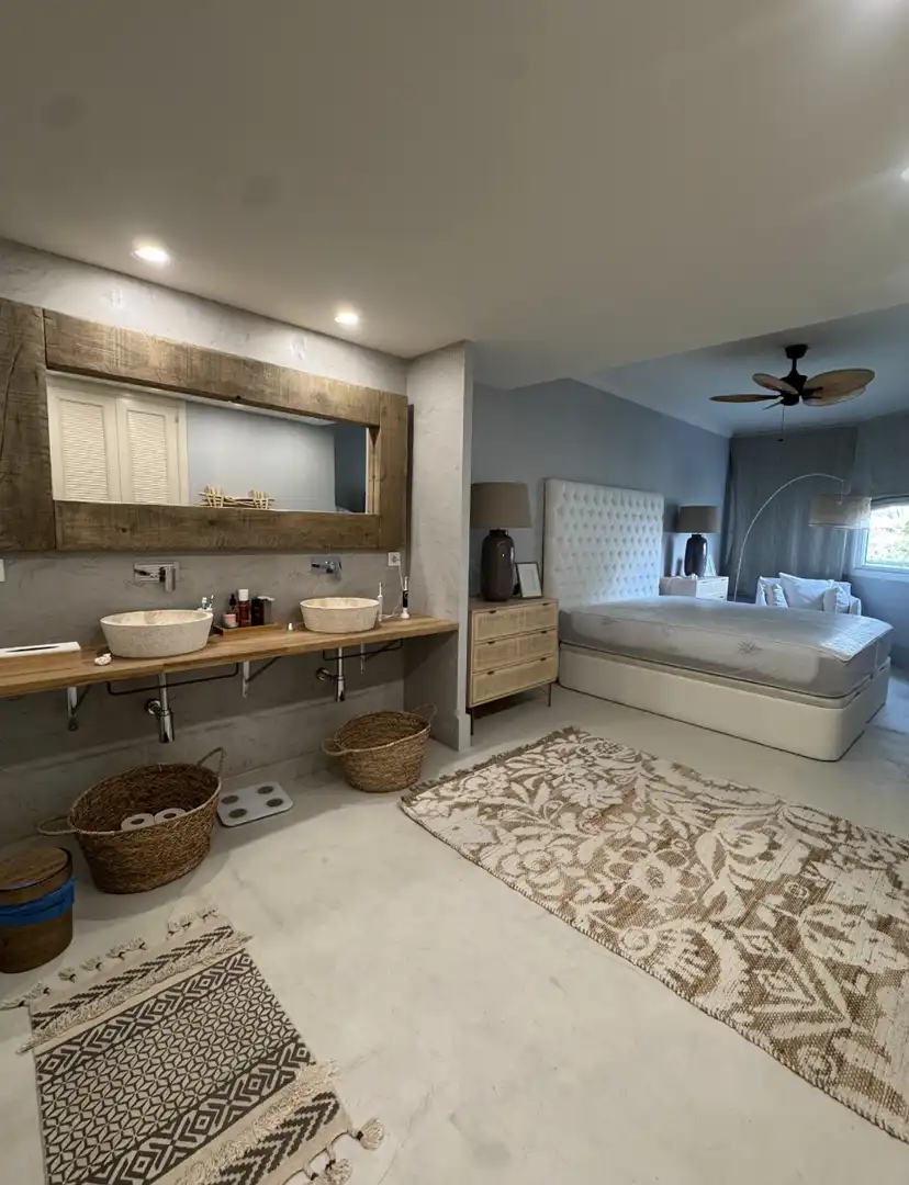 Bany de Apartament de lloguer en Marbella amb Aire condicionat, Piscina i Moblat