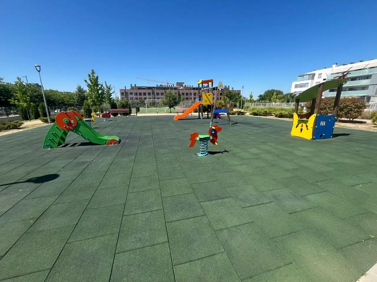 Vista exterior de Planta baja en venta en Villalbilla con Calefacción, Jardín privado y Terraza