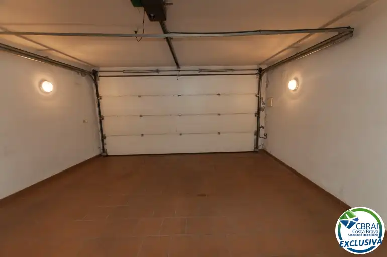 Aparcament de Casa o xalet en venda en Roses amb Calefacció i Traster