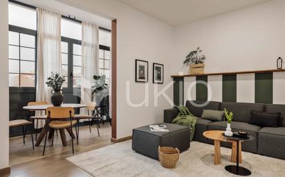 Sala d'estar de Apartament de lloguer en  Barcelona Capital amb Aire condicionat, Calefacció i Moblat