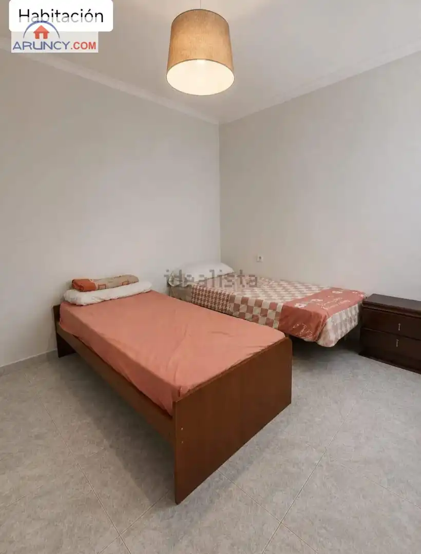 Dormitori de Pis en venda en Sur