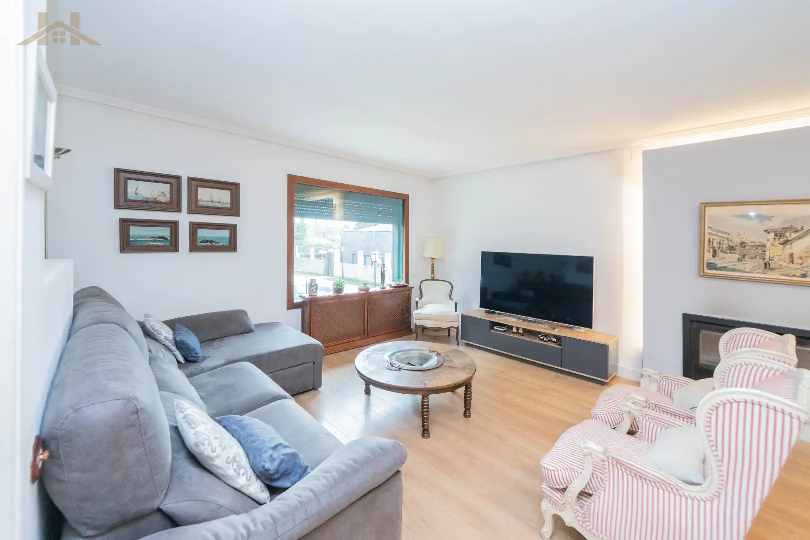 Sala d'estar de Casa o xalet en venda en Alpedrete amb Jardí privat, Terrassa i Traster