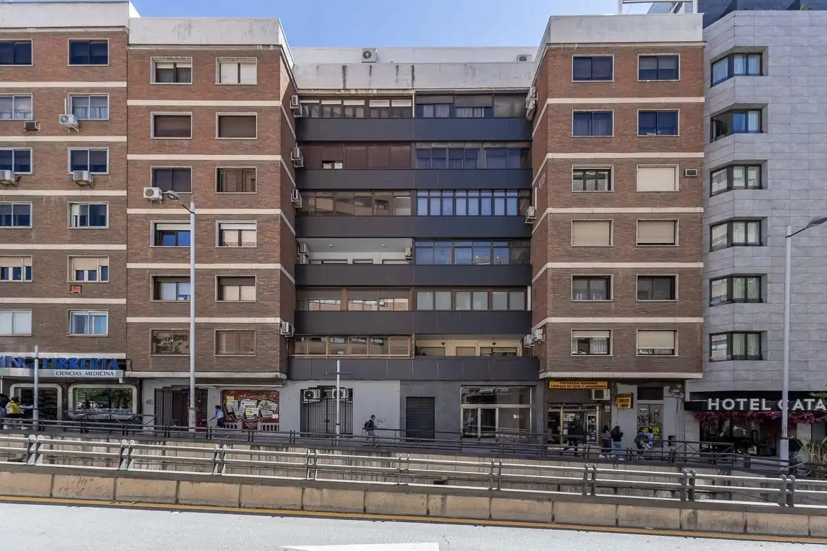 Außenansicht von Wohnung zum Verkauf in  Granada Capital mit Terrasse