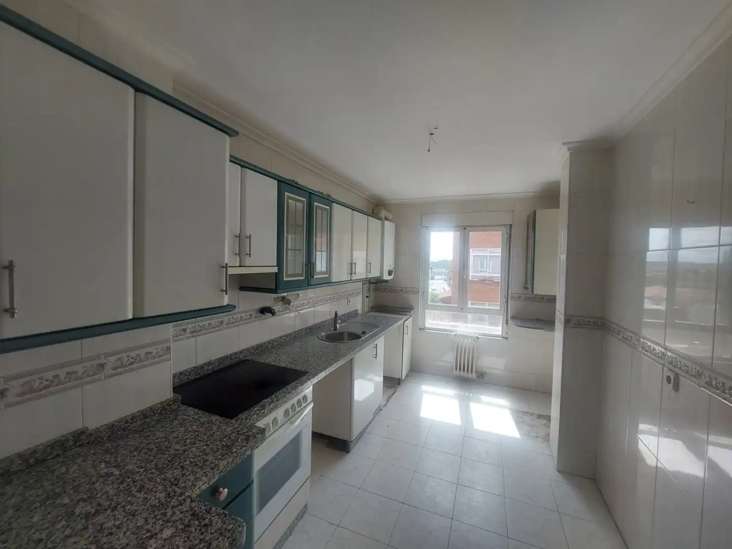 Cocina de Piso en venta en San Andrés del Rabanedo