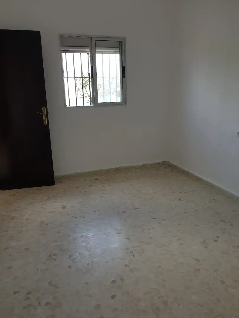 House for sale in Lora del Río, imagen 3