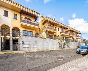 Vista exterior de Casa o xalet de lloguer en Arucas amb Jardí privat, Terrassa i Moblat