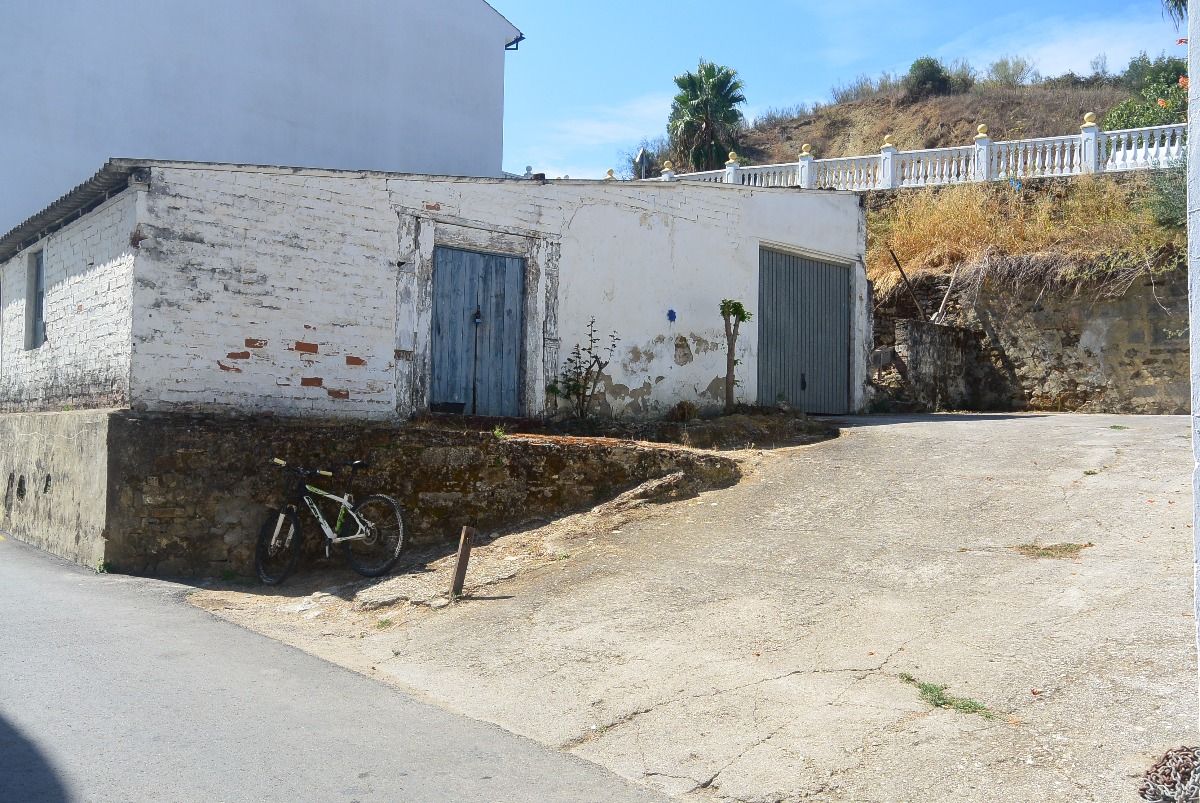 Außenansicht von Fabrikhallen zum verkauf in Cortes de la Frontera