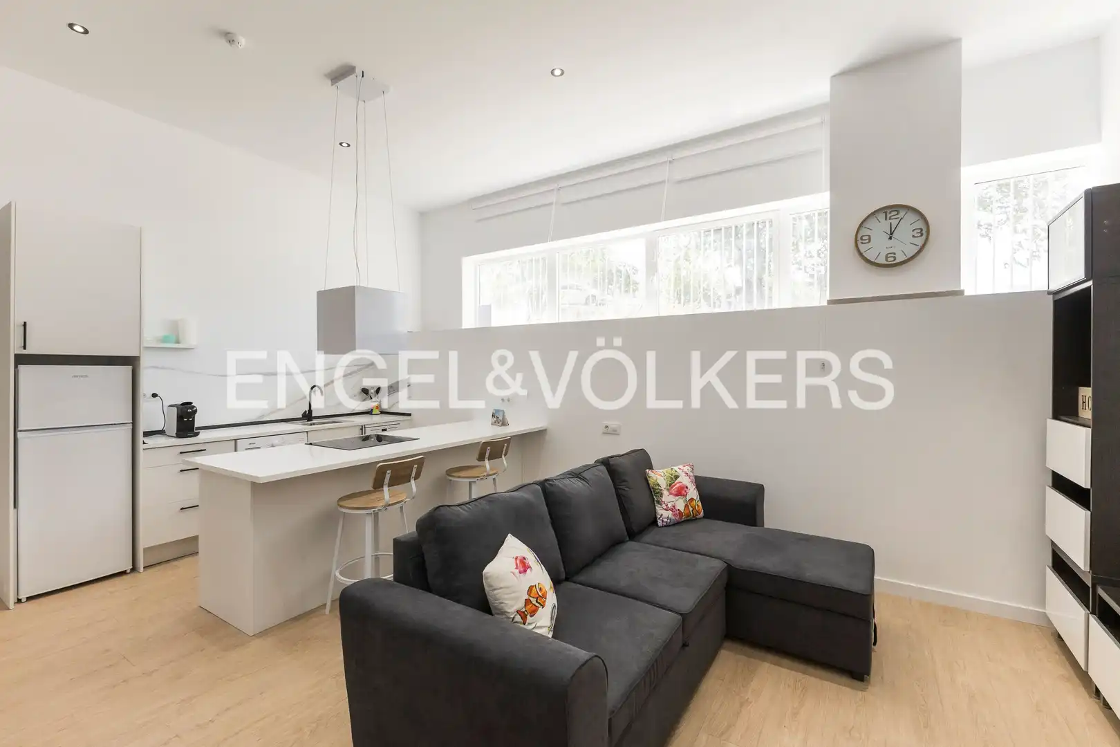 Sala de estar de Piso de alquiler en San Sebastián de los Reyes con Aire acondicionado y Calefacción