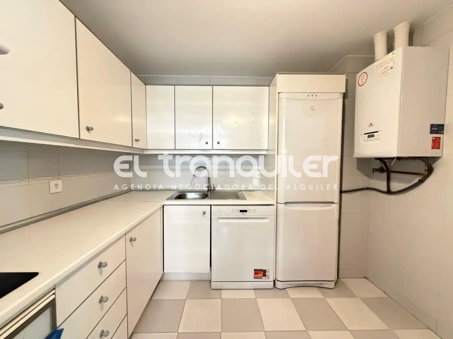 Cocina de Piso de alquiler en Pozuelo de Alarcón con Parquet, Terraza y Trastero