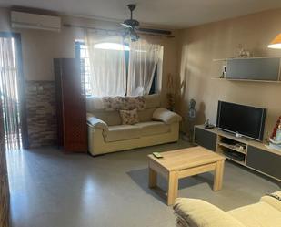 Sala d'estar de Casa adosada en venda en Chiclana de la Frontera