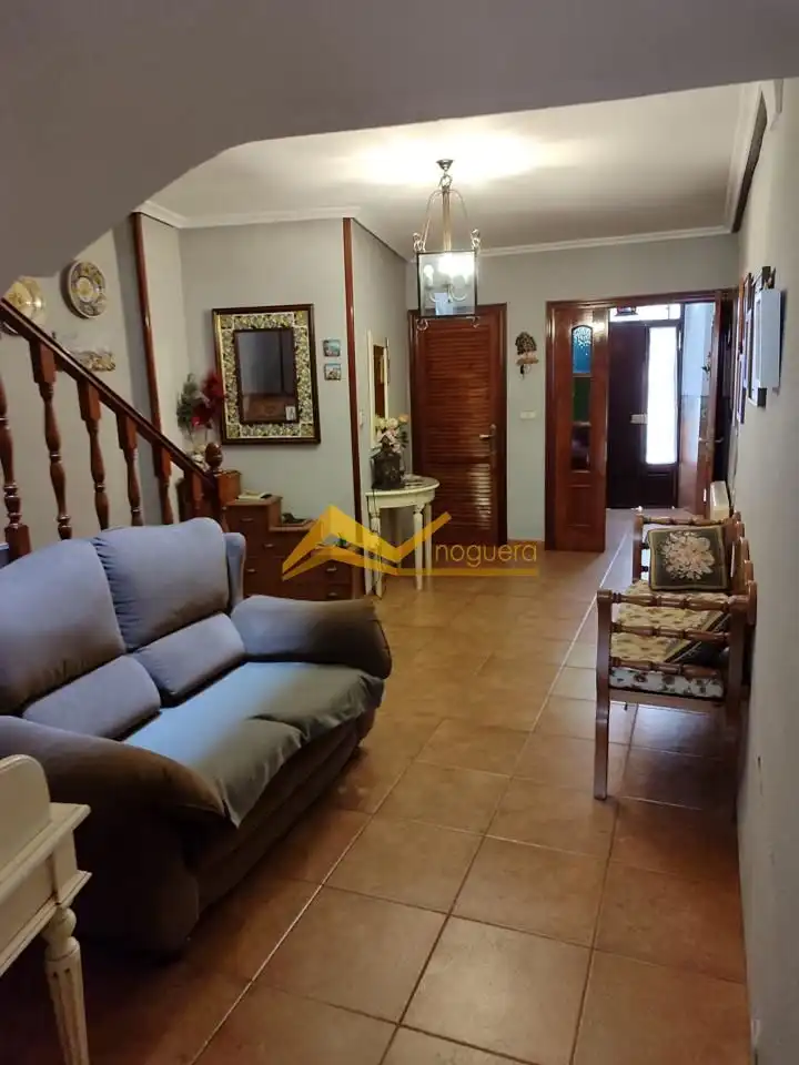 Casa amb terrassa en venda a canovas del castillo, imagen 6