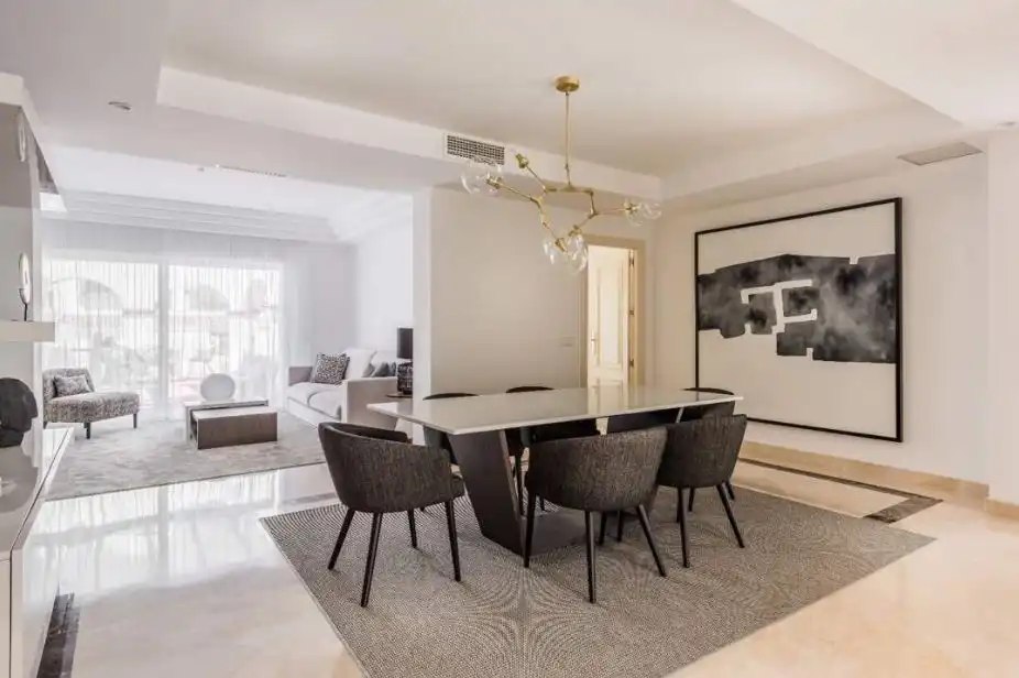 Menjador de Apartament de lloguer en Marbella amb Aire condicionat, Calefacció i Parquet