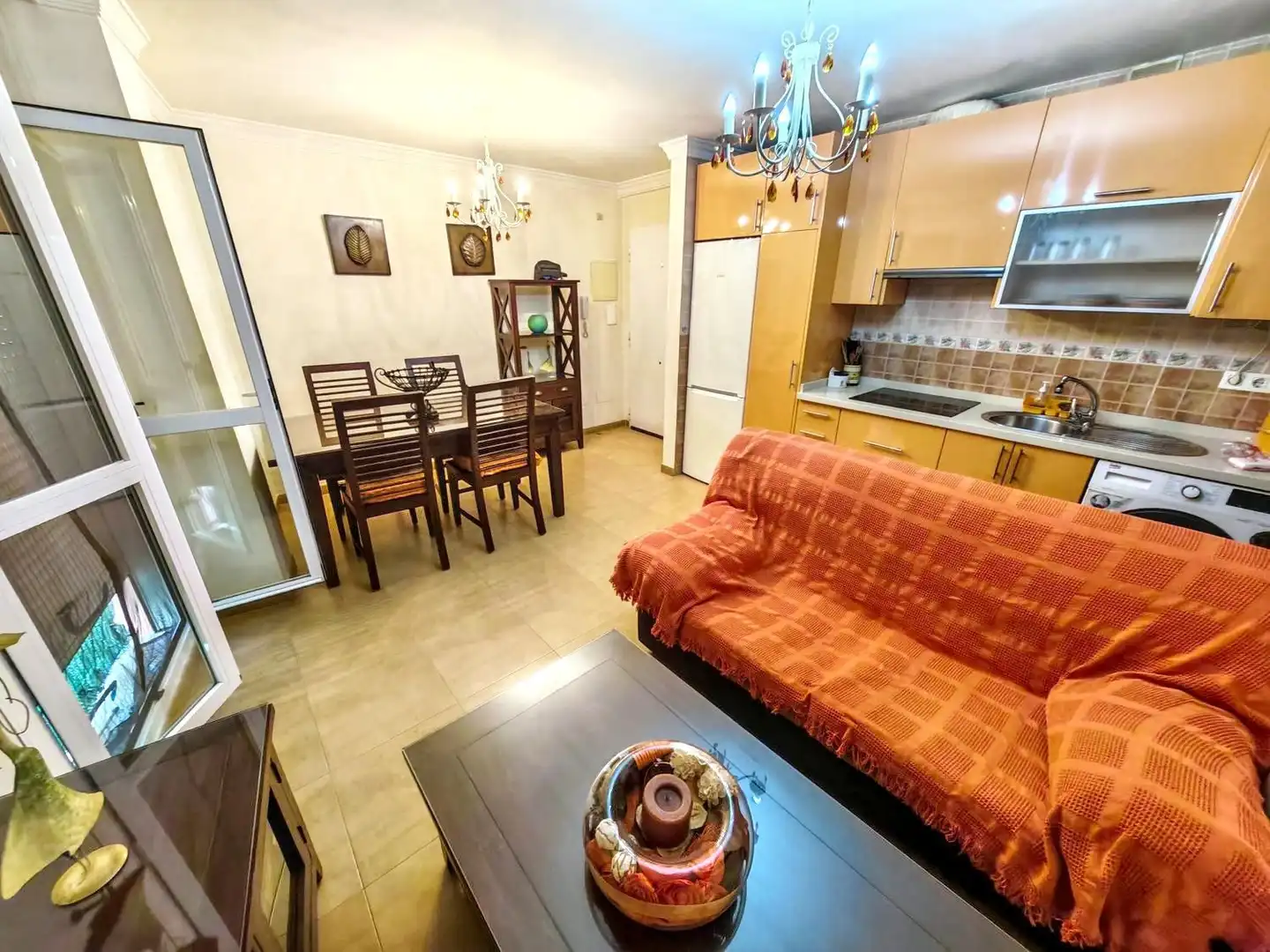 Sala de estar de Apartamento de alquiler en Alhaurín de la Torre con Aire acondicionado, Amueblado y Balcón