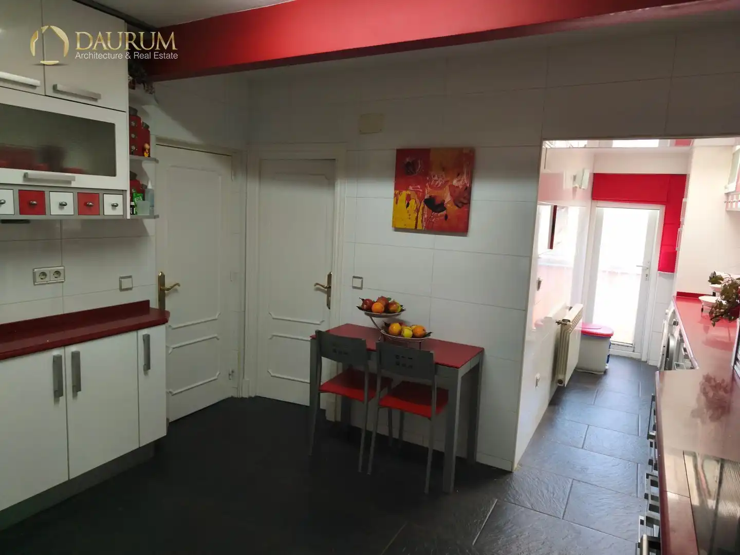 Cocina de Casa adosada en venta en Boadilla del Monte con Aire acondicionado, Calefacción y Jardín privado
